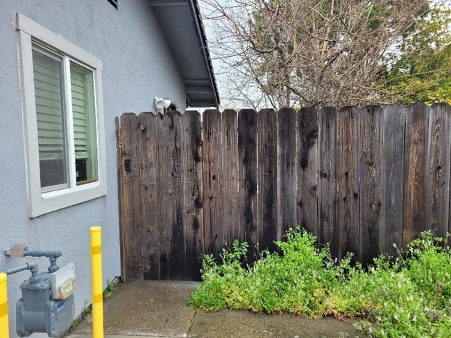 1151 Viewpointe Blvd in Rodeo, CA - Foto de edificio - Building Photo