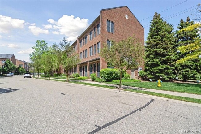 537 Lewis St in Birmingham, MI - Building Photo - Building Photo