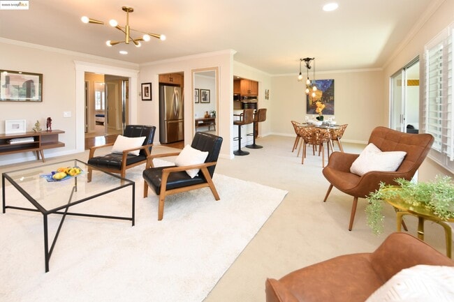 1910 Skycrest Dr in Walnut Creek, CA - Building Photo - Building Photo