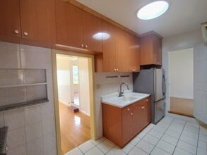 253 Louisburg St, Unit A in San Francisco, CA - Building Photo - Building Photo