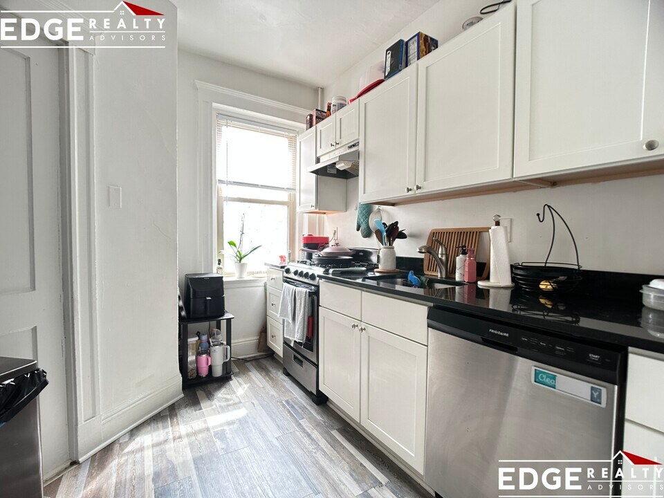 264 Kelton St, Unit 9 in Boston, MA - Building Photo