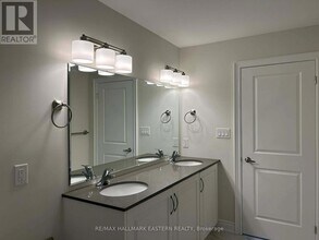 534 Macintosh Grove in Peterborough, ON - Building Photo - Building Photo