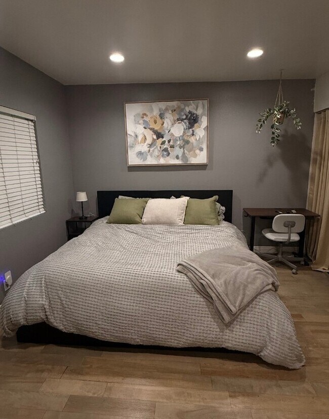 2240 N Legion Dr, Unit 207 in Signal Hill, CA - Building Photo - Building Photo