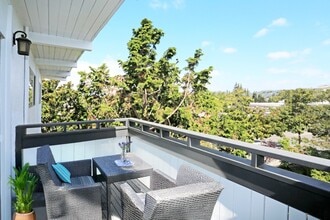 Metro Apartments in San Leandro, CA - Building Photo - Building Photo