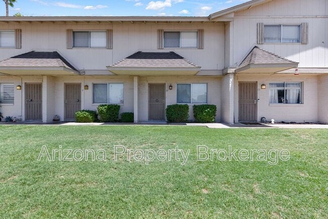property at 3934 E Piccadilly Rd