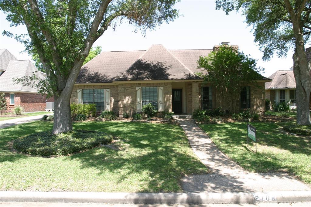 2708 St Andrews Pl in League City, TX - Building Photo