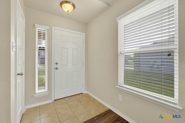 1512 Doncaster Dr in Seguin, TX - Building Photo - Building Photo