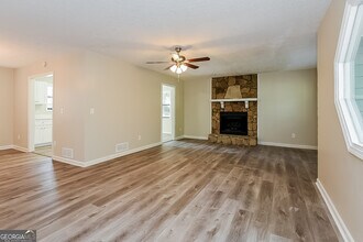 8050 Sumit Wood Dr NW in Kennesaw, GA - Building Photo - Building Photo