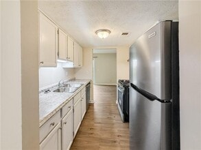 1884 Shenandoah Valley Ln SE in Smyrna, GA - Building Photo - Building Photo