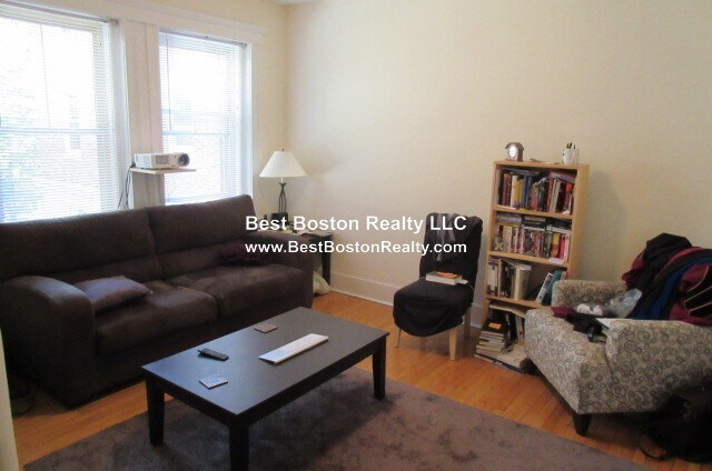 property at 91 Trowbridge St