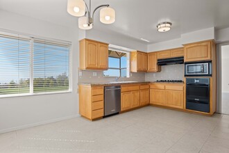 28503 Trailriders Dr in Rancho Palos Verdes, CA - Foto de edificio - Building Photo