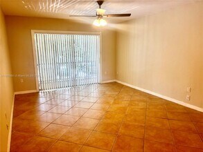 7951 SW 104th St in Miami, FL - Building Photo - Building Photo