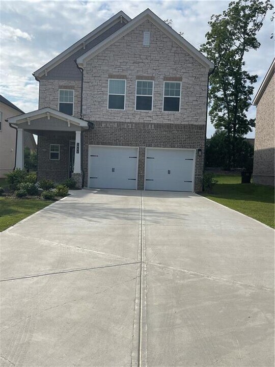 1961 Ecoland Dr in Grayson, GA - Building Photo