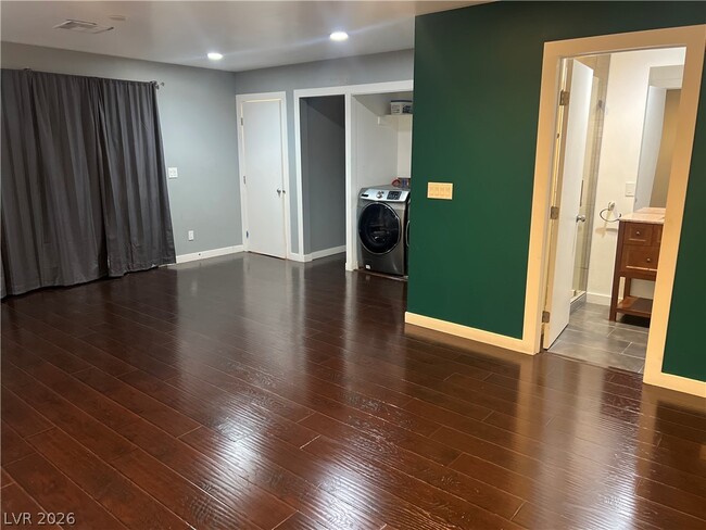 811 E Oakey Blvd in Las Vegas, NV - Building Photo - Building Photo