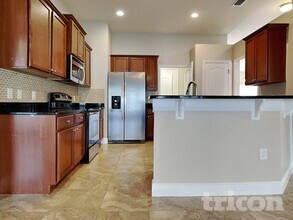 9637 Nathaniel Ln in Land O Lakes, FL - Foto de edificio - Building Photo