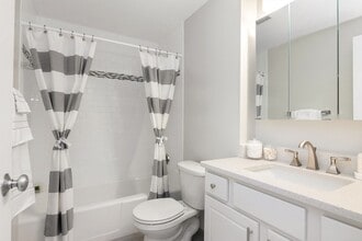 1 Stonehill Dr, Unit 2 in Stoneham, MA - Building Photo - Building Photo