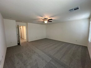 4492 Merlot Hls Ave in Las Vegas, NV - Building Photo - Building Photo