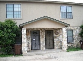 7547 Windsor Oaks in San Antonio, TX - Building Photo