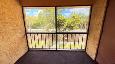 5987 Forest Hill Blvd in West Palm Beach, FL - Building Photo - Building Photo