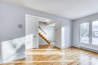 489 Rue de Brion Rue in Boucherville, QC - Building Photo - Building Photo