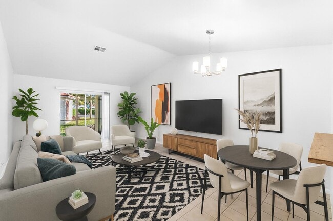 9977 Three Lakes Cir in Boca Raton, FL - Building Photo - Building Photo