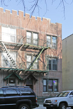 24-22 27th St in Astoria, NY - Building Photo - Building Photo