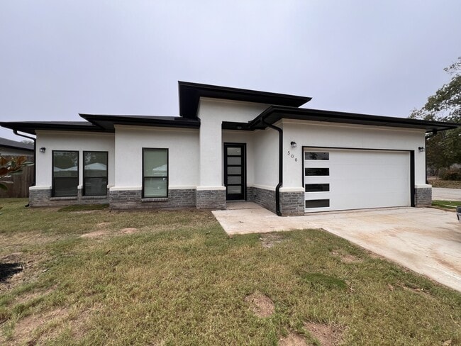 property at 506 E Bryson Ave