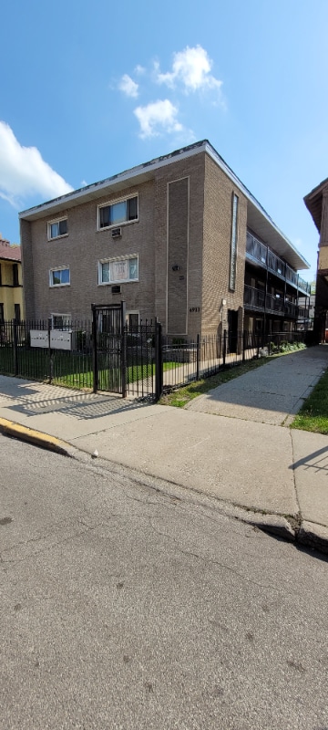 property at 6933 S Jeffery Blvd