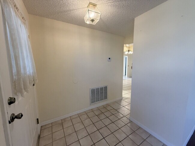 5027 Panther Dr in Spring Hill, FL - Building Photo - Building Photo