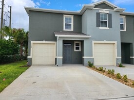 1204 Draintree St in Davenport, FL - Building Photo