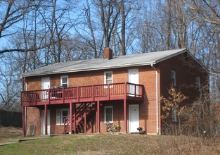 Graham Park Apartments in Triangle, VA - Building Photo - Building Photo