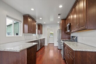 1776 N Niagara St in Burbank, CA - Building Photo - Building Photo
