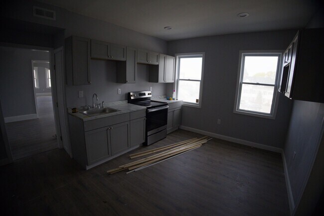 61 Providence St, Unit 2 in Worcester, MA - Building Photo - Building Photo