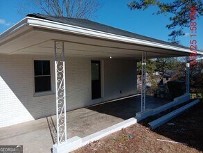 2724 Larkspur Dr SE in Atlanta, GA - Building Photo - Building Photo