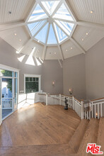 30760 Broad Beach Rd in Malibu, CA - Foto de edificio - Building Photo
