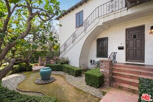 1201 S Crescent Heights Blvd in Los Angeles, CA - Building Photo