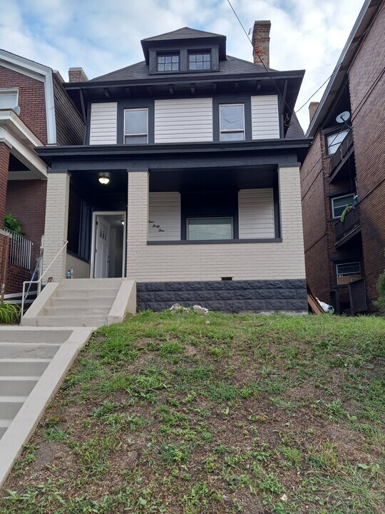 441 Kingsboro St in Pittsburgh, PA - Foto de edificio