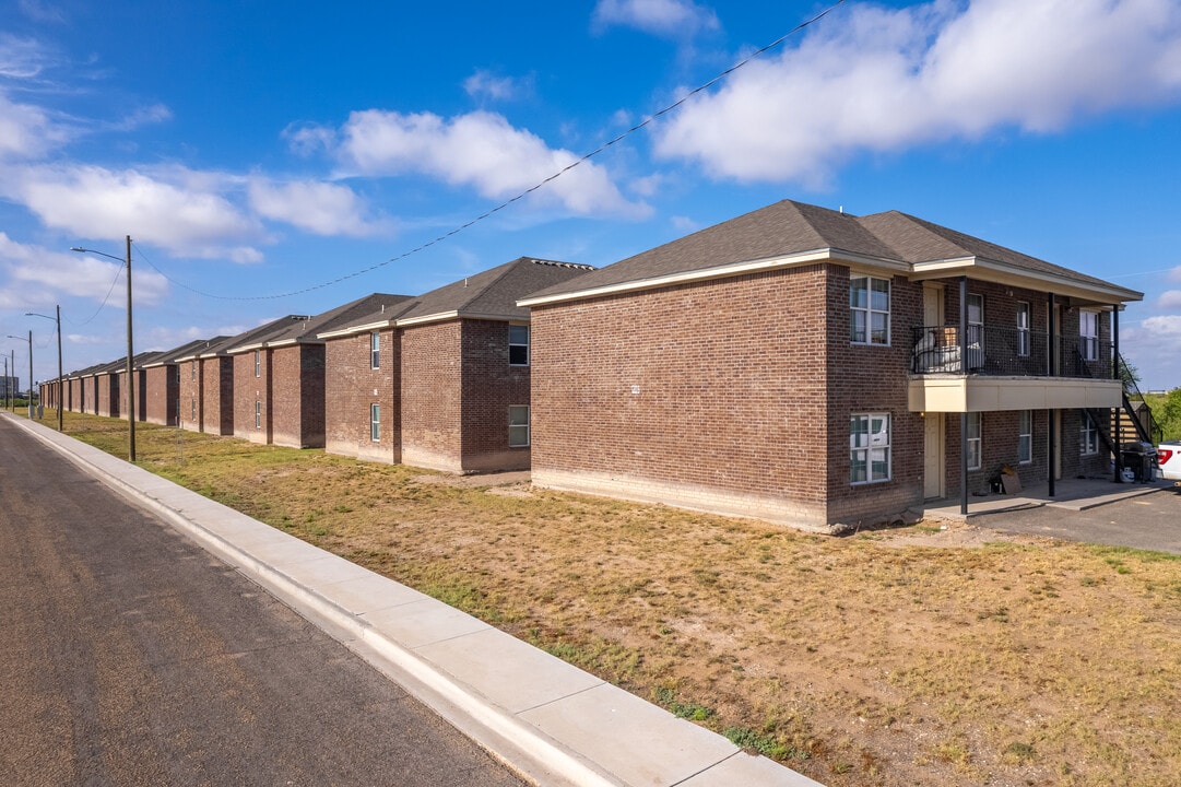 1203 S Gail Ave in Monahans, TX - Building Photo