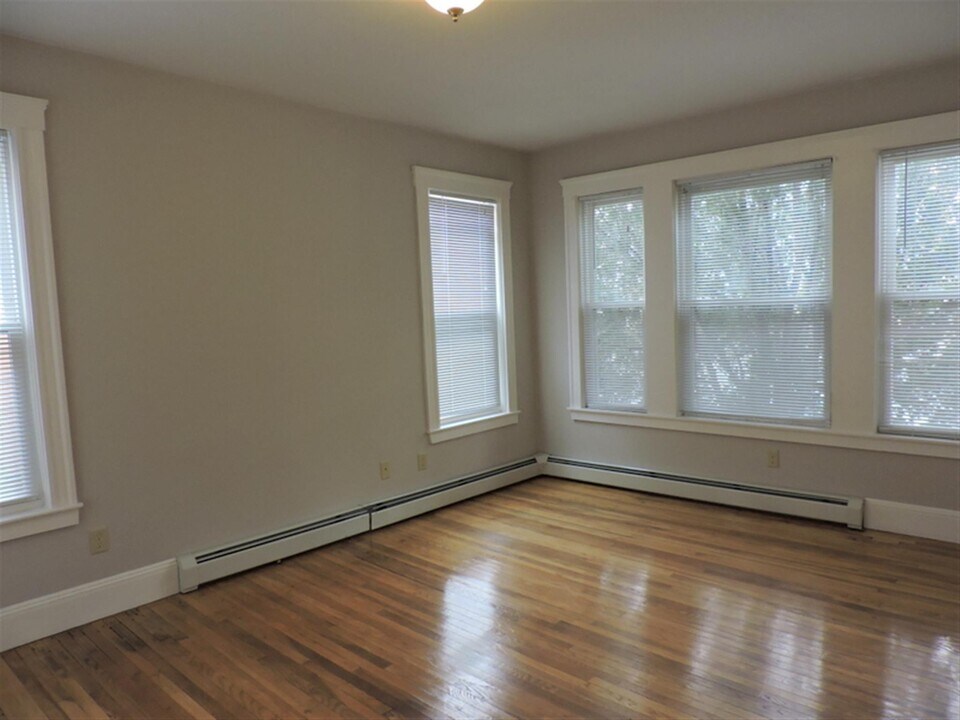 11a Beacon St, Unit 1 in Somerville, MA - Building Photo
