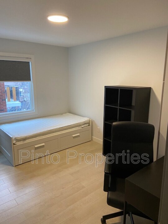 10749-10786 86 Ave NW in Edmonton, AB - Building Photo