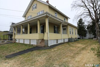 6 Mary St in Shelton, CT - Foto de edificio - Building Photo