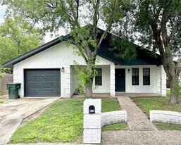 18 Chula Vista Dr in San Juan, TX - Building Photo