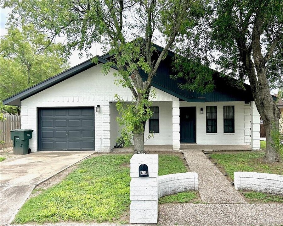 18 Chula Vista Dr in San Juan, TX - Building Photo