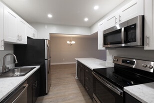 Heritage Village Apartments in Guilderland, NY - Building Photo