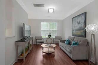 8242 Lenox Creekside Dr in Nashville, TN - Building Photo - Building Photo