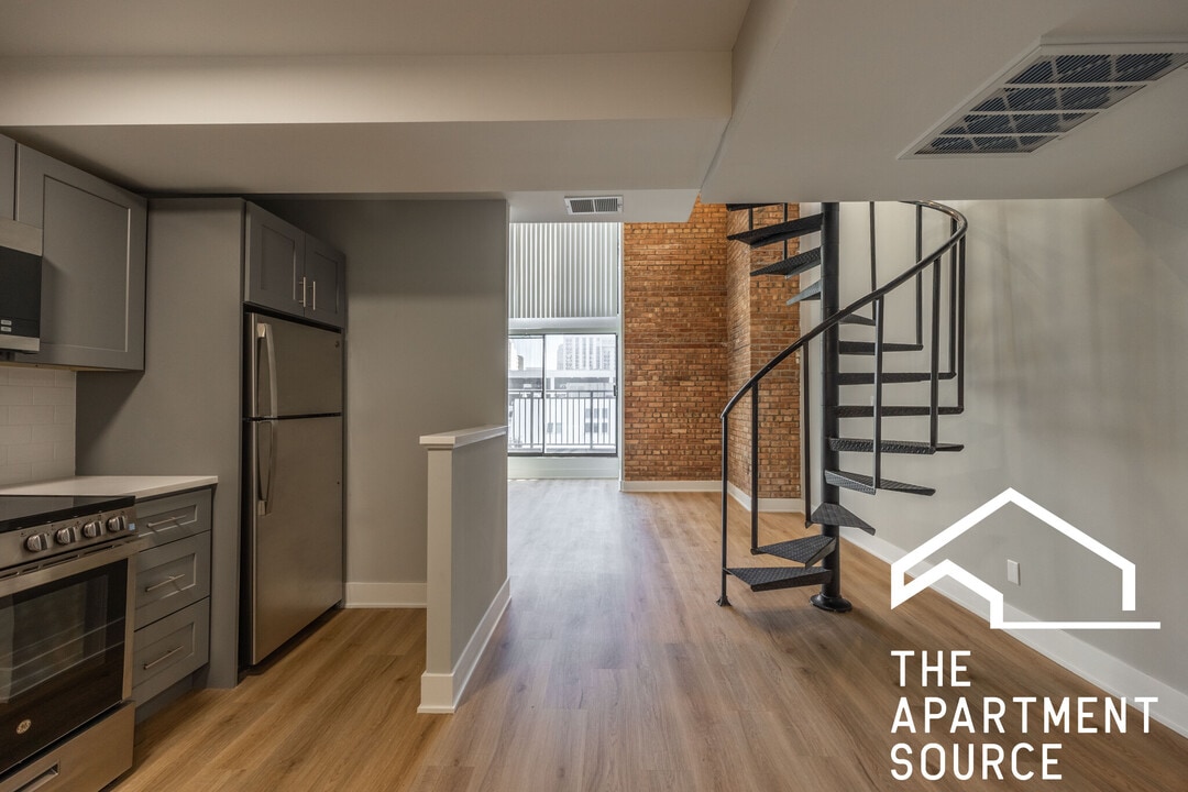 1223 N La Salle Dr, Unit 3C in Chicago, IL - Building Photo