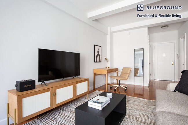 400 E 57th St in New York, NY - Building Photo - Building Photo