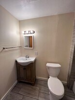 42 N Prospect St, Unit 42 North Prospect Street #6 in Burlington, VT - Building Photo