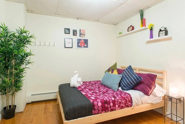 43 Bay State Rd, Unit 2R in Boston, MA - Foto de edificio - Building Photo