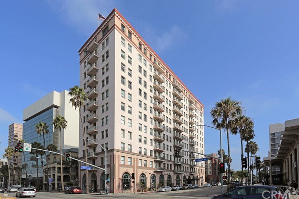 455 E Ocean Blvd in Long Beach, CA - Building Photo